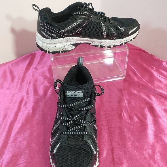 Skechers Women's SZ 7.5 Hillcrest Vast Adventure 149820 Black Running Shoes - Picture 1 of 9